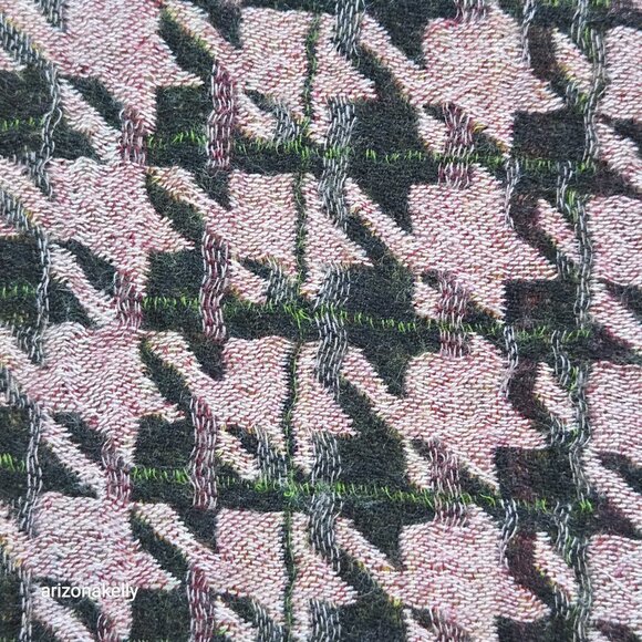 Wilfred 100% Wool Pink Houndstooth Scarf Reversible Aritzia - Picture 7 of 10